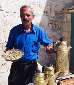 Kaffeeverkäufer in Bethlehem.jpg
