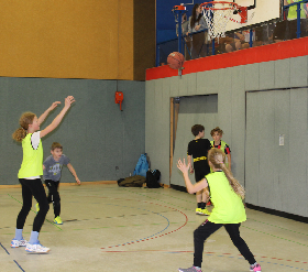 Basketball_Blondine.png