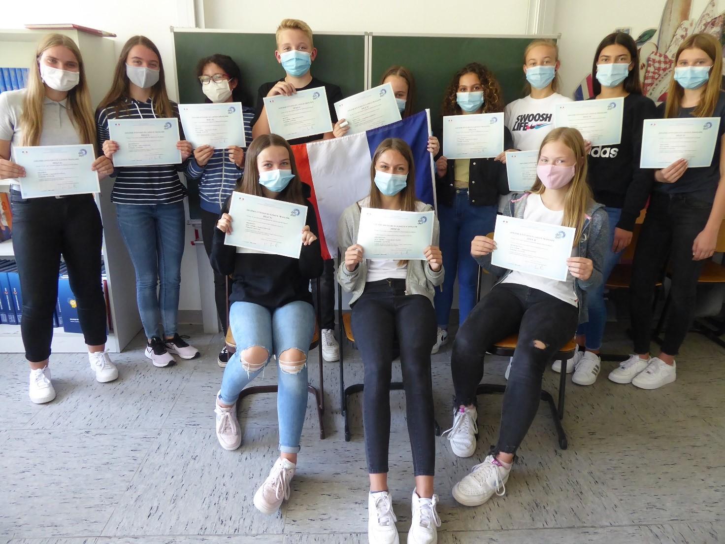 Du betrachtest gerade DELF 2020: „Madame, wann bekommen wir endlich unsere DELF-Diplome?“