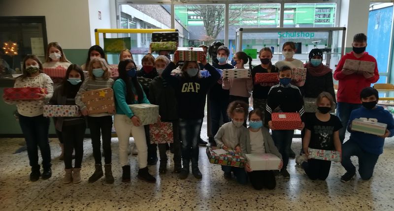 You are currently viewing Weihnachten im Schuhkarton: vielen Dank allen fleißigen Helfern und großzügigen Spendern !!