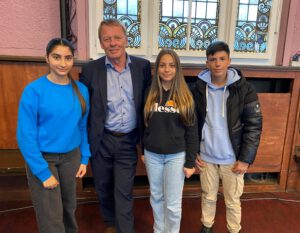 Mehr über den Artikel erfahren Zweite Lennep-Konferenz: Schülerinnen und Schüler der ASRS waren dabei!