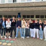 Tränen beim Abschied – Nach einer ereignisreichen Woche und einem wundervollen Fest fuhren die französischen Gastschülerinnen und Gastschüler am 22. 5.25 zurück nach Paris
