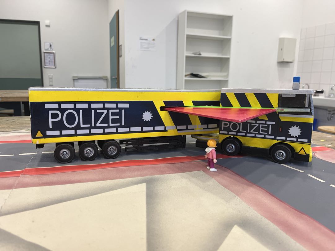 Du betrachtest gerade Der Brummi war wieder da! – Verkehrserziehung für die Jahrgangsstufe 5