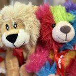 Rote Schleife als Zeichen des Mitgefühls