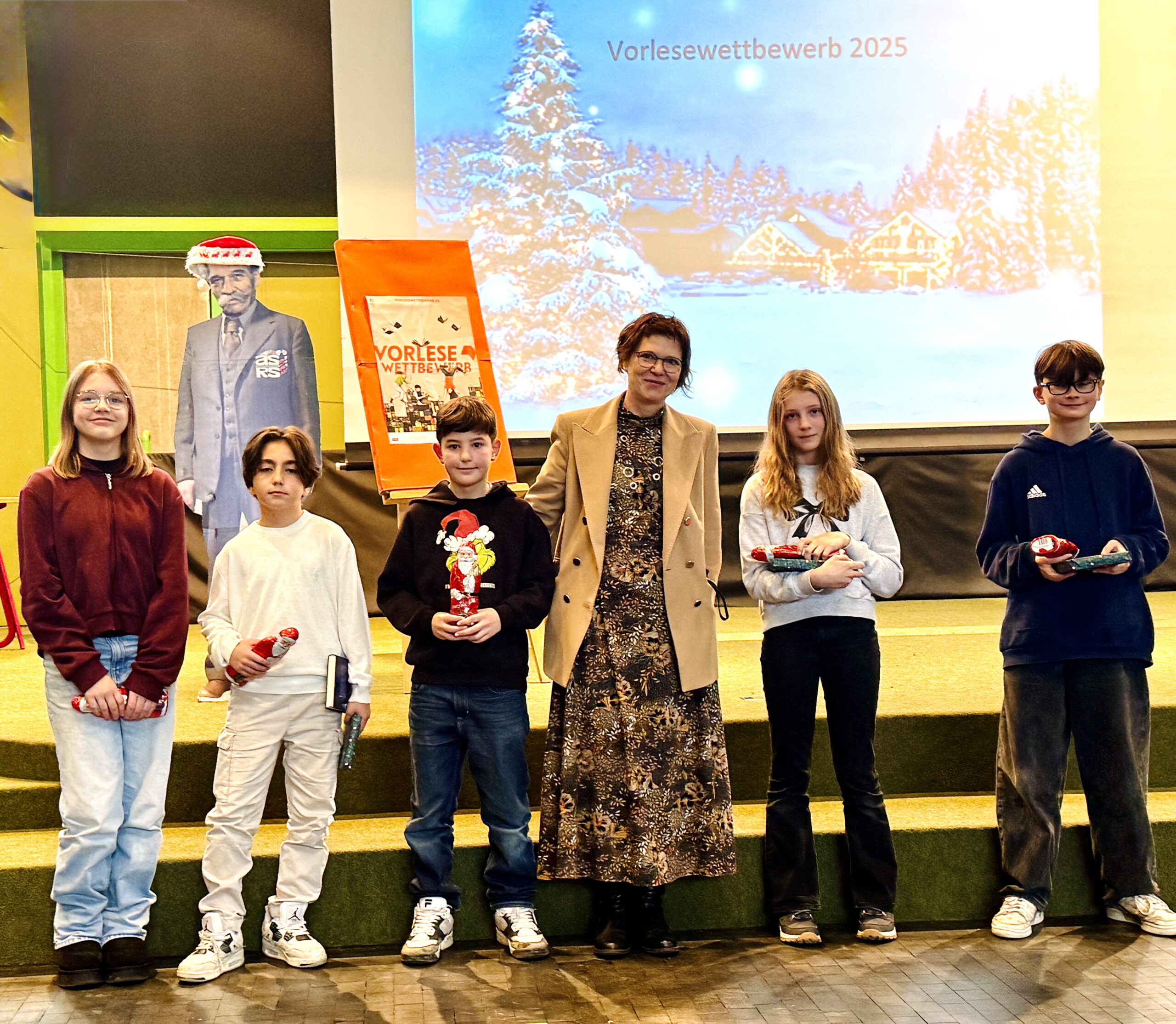 Du betrachtest gerade Bela aus der Klasse 6e gewann souverän den ersten Platz beim diesjährigen Vorlesewettbewerb der 6. Klassen