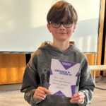 Stolz auf Bela – Bela Simon aus der 6e gewinnt den Stadtentscheid des Vorlesewettbewerbs Jahrgang 6